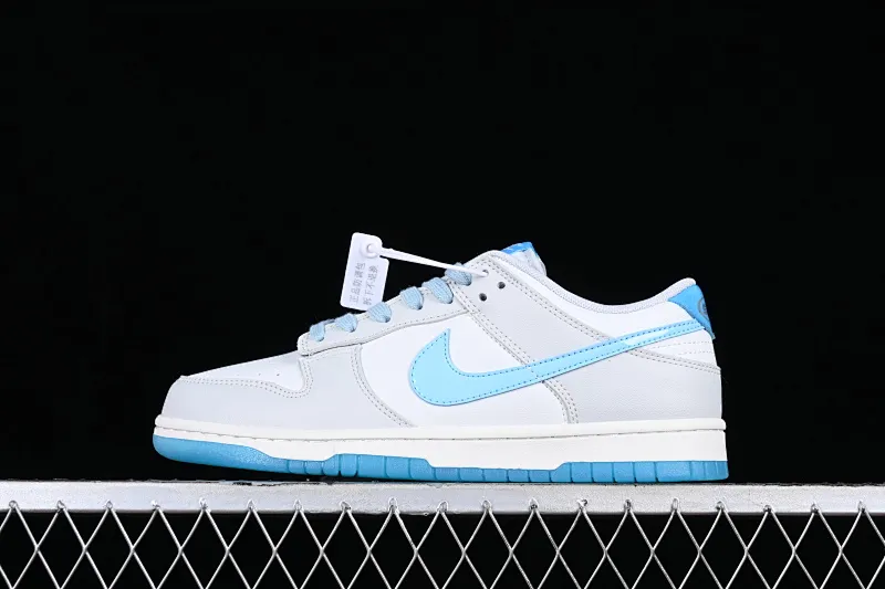 All Categories Nk SB Dunk Series Nk SB Dunk Low Low-top sneakers Cost-effective version Nk SB Dunk Low "520" Valentine's Day limited SB low-top sports and leisure sneakers FN3433-141